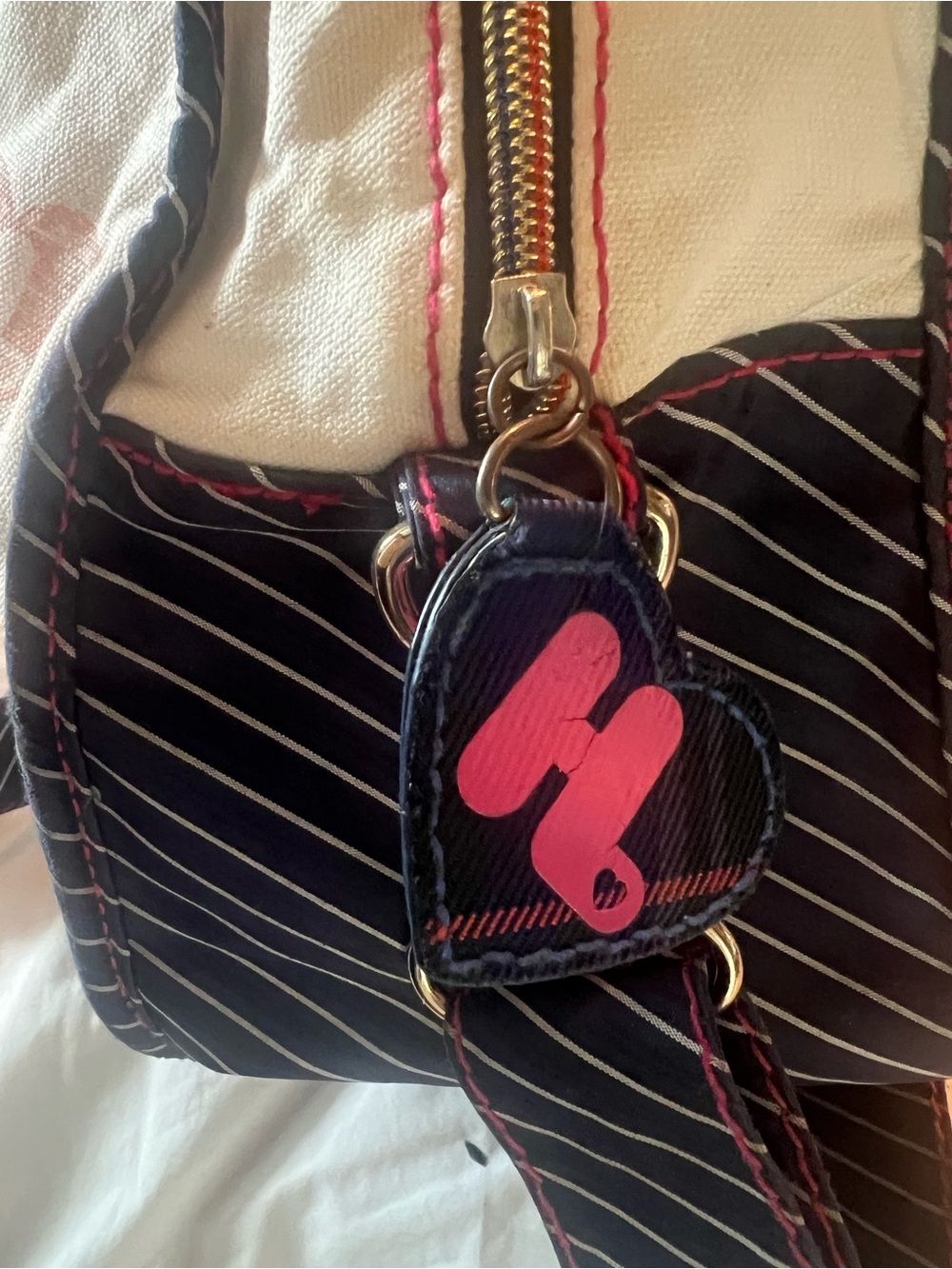 Harajuku Lovers Asian Canvas tote with crossbody strap - Picture 6 of 9